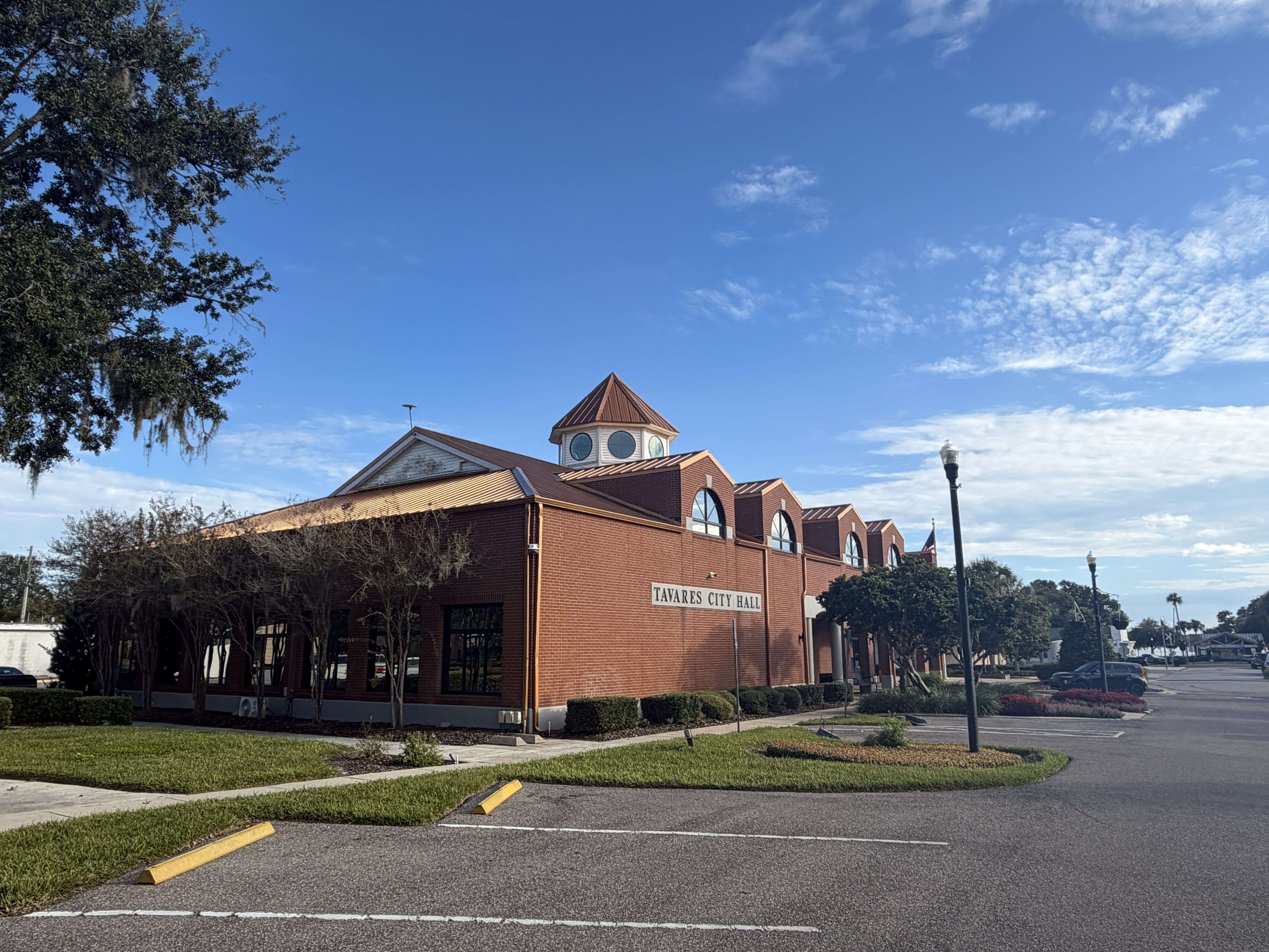 Tavares City Hall, Tavares